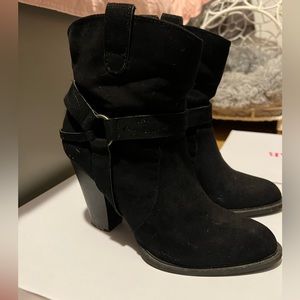 Black heel booties